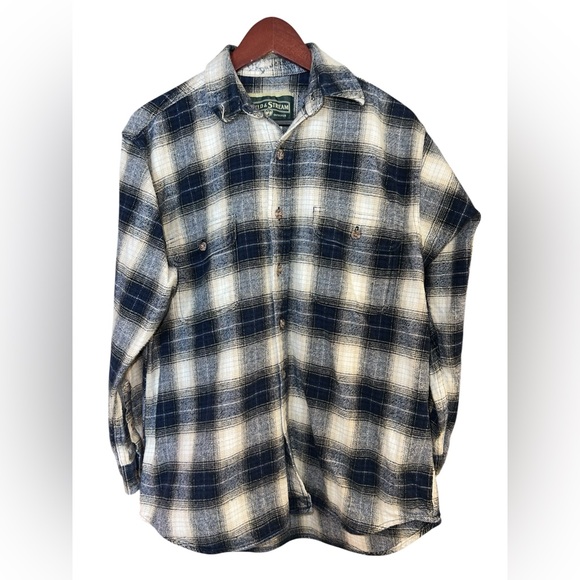Field & Stream Men's Navy and White plaid flannel Shirt men’s size MEDIUM - Picture 1 of 8